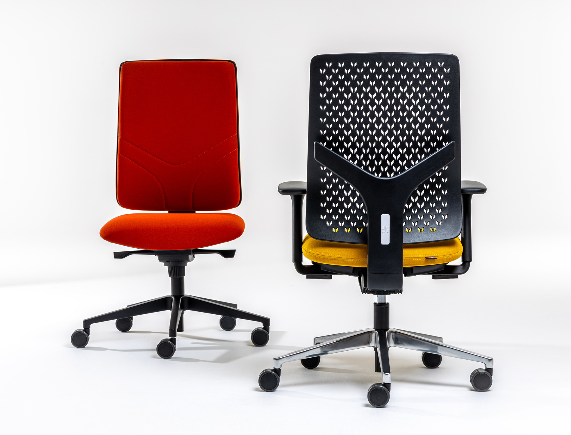VOLARE PLASTIC ADVANCED SWIVEL CHAIR